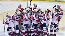 Radost hráčů Pardubic po konci utkání hokejové extraligy HC Sparta Praha - HC... Radost hráčů Pardubic po konci utkání hokejové extraligy HC Sparta Praha - HC...