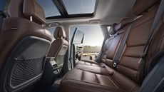 Renault Koleos - zadní sedadla nabízejí bohatý prostor pro posádku