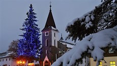 Kvildský hřbitov je za kostelem Nalezení těla sv. Štěpána. Kvildský hřbitov je za kostelem Nalezení těla sv. Štěpána.