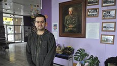 Ve vstupní chodbě rudíkovské školy mají velký obraz Ludvíka Svobody v uniformě.... Ve vstupní chodbě rudíkovské školy mají velký obraz Ludvíka Svobody v uniformě....
