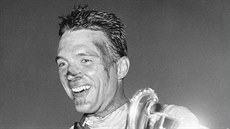 Dan Gurney po jednom ze svých triumfů v roce 1962. Dan Gurney po jednom ze svých triumfů v roce 1962.