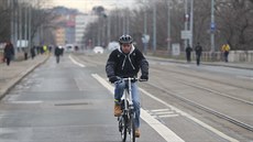 Libeský most je kvli havarijnímu stavu uzaven, pecházet mohou jen chodci a...