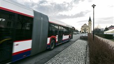 Pro řadu obyvatel z okrajové olomoucké čtvrti Holice jsou autobusové linky 12 a... Pro řadu obyvatel z okrajové olomoucké čtvrti Holice jsou autobusové linky 12 a...