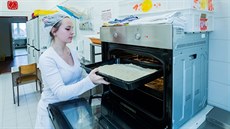 Studenti oboru číšník, kuchař, cukrář na střední průmyslovce v Novém Městě nad... Studenti oboru číšník, kuchař, cukrář na střední průmyslovce v Novém Městě nad...