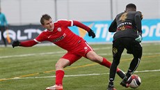 Momentka z duelu Tipsport ligy mezi fotbalisty Brna (červená) a Znojma Momentka z duelu Tipsport ligy mezi fotbalisty Brna (červená) a Znojma