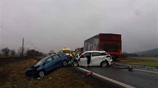 Tragická dopravní nehoda na Plzeňsku si vyžádala lidský život. Tragická dopravní nehoda na Plzeňsku si vyžádala lidský život.