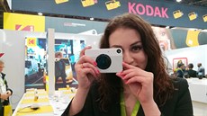 Navzdory všem sociálním sítím a okamžitému sdílení fotografií s kýmkoli na... Navzdory všem sociálním sítím a okamžitému sdílení fotografií s kýmkoli na...