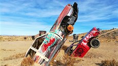Neobvyklou uměleckou expozici nazvanou "International Car Forest of The Last... Neobvyklou uměleckou expozici nazvanou "International Car Forest of The Last...