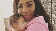 Serena Williamsová a její dcera Alexis Olympia Ohanianová (6. listopadu 2017)