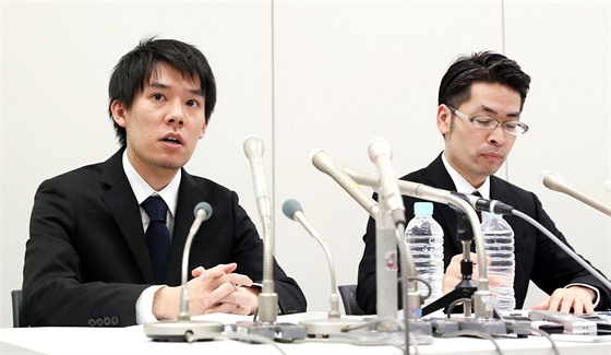 Prezident burzy Coincheck, Koichiro Wada, odpovídal na otázky reportér ohledn...