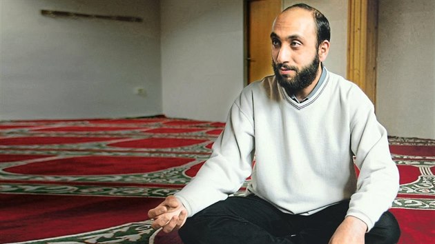 Muslimský duchovní vdce Sámer Shehadeh v sídle Islámské nadace v Praze v roce...
