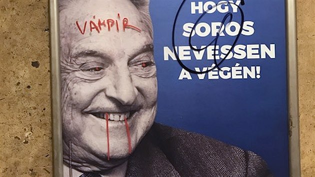 Americk miliard George Soros jako upr na billboardu v budapeskm metru (12. ervence 2017)