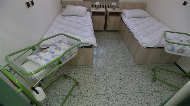 Oddlen pro nedonoen dti v brnnsk porodnici na Obilnm trhu otevelo dva nov pokoje uren pro spolen pobyt nedonoench nebo zdravotn hendikepovanch novorozenc s jejich matkami.