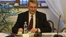 Pedseda snmovního mandátového a imunitního výboru Stanislav Grospi (23....