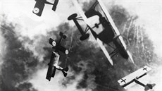 Falešná fotografie leteckého souboje z první světové války. Byla pořízena ve... Falešná fotografie leteckého souboje z první světové války. Byla pořízena ve...