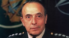 Generál Lyman Louis Lemnitzer si v tažení proti Kubě rozhodně nechtěl brát... Generál Lyman Louis Lemnitzer si v tažení proti Kubě rozhodně nechtěl brát...