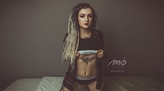 MOgirl Meggi je potetovaná, dredatá a oblíbená zdravotní sestra. MOgirl Meggi je potetovaná, dredatá a oblíbená zdravotní sestra.