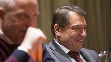 Paroubka přijel podpořit i jeho dlouholetý kolega Petr Benda, se kterým založil... Paroubka přijel podpořit i jeho dlouholetý kolega Petr Benda, se kterým založil...