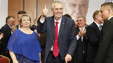 Miloš Zeman a jeho manželka Ivana vyhlášení výsledků prezidentské volby 2018.... Miloš Zeman a jeho manželka Ivana vyhlášení výsledků prezidentské volby 2018....