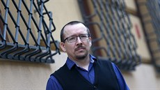 Psychiatr a odborný ředitel společnosti Podané ruce Jiří Dolák bojuje o vyšší... Psychiatr a odborný ředitel společnosti Podané ruce Jiří Dolák bojuje o vyšší...