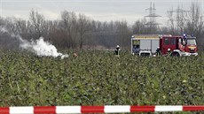 U německého města Philippsburg se srazilo malé letadlo s vrtulníkem záchranářů.... U německého města Philippsburg se srazilo malé letadlo s vrtulníkem záchranářů....