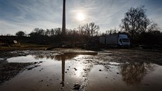 Odstřel komínu bývalé cihelny na kraji Velimi, který provedla firma Mital s.r.o. Odstřel komínu bývalé cihelny na kraji Velimi, který provedla firma Mital s.r.o.