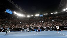 Noční duel na Australian Open má za sebou i Roger Federer. Noční duel na Australian Open má za sebou i Roger Federer.