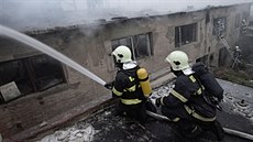 Zásah hasičů u požáru bývalé průmyslové haly v Roudnici. Zásah hasičů u požáru bývalé průmyslové haly v Roudnici.