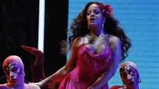 Rihanna a její píse Wild Thoughts na ceremoniálu Grammy v newyorské Madison...