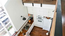 Vznikla tvarově čistá dřevostavba, která se patrem vymyká ostatním domkům v... Vznikla tvarově čistá dřevostavba, která se patrem vymyká ostatním domkům v...