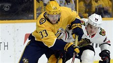 Za pukem se ženou Viktor Arvidsson z Nashvillu a David Kämpf z Chicaga. Za pukem se ženou Viktor Arvidsson z Nashvillu a David Kämpf z Chicaga.