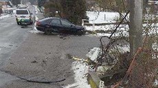 Jízda mladíka ukradeným vozem skončila po střetu s dalším vozidlem na... Jízda mladíka ukradeným vozem skončila po střetu s dalším vozidlem na...