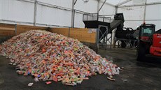 Hromada prošlých baget čeká na odklizení. Hromada prošlých baget čeká na odklizení.