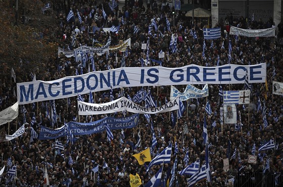 Stovky tisíc ek vyrazily do athénských ulic, aby protestovaly proti jednáním...