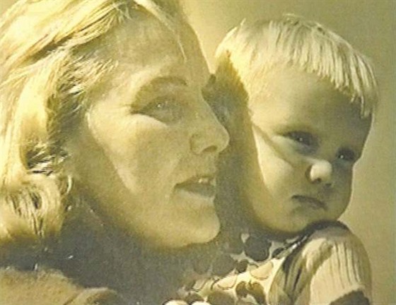 Jiina tpniková se synem Jiím na archivním snímku.