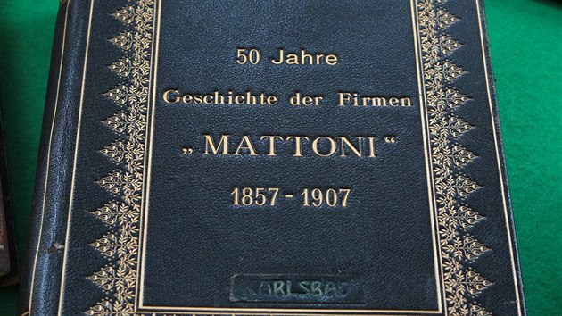 Nejdeck Retromuseum zskalo do sbrky unikty z pozstalosti Heinricha von Mattoniho. Kronika spolenosti Mattoni z obdob let 1857 - 1907, tyto kroniky psal Heinrichv syn Leo von Mattoni.