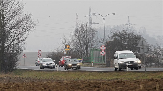 Odboit vlevo z vedlej silnice od Svatho Ke na Havlkv Brod se sice sm, ale pokud idii pijdj po hlavn osmatictce od Jihlavy, znaky je do brodsk mstn sti nepust.