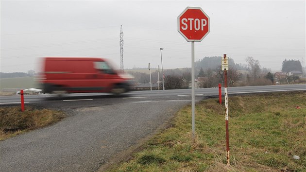 Odboit vlevo z vedlej silnice od Svatho Ke na Havlkv Brod se sice sm, ale pokud idii pijdj po hlavn osmatictce od Jihlavy, znaky je do brodsk mstn sti nepust.