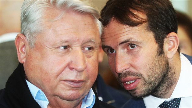 Miroslav Černošek a Radek Štěpánek na křtu nového letadla Travel Service (1. února 2018)