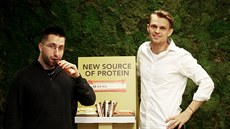 Radek Hušek (vpravo) a Daniel Vach založili firmu Sens Food vyrábějící jídla z... Radek Hušek (vpravo) a Daniel Vach založili firmu Sens Food vyrábějící jídla z...