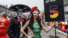 „Ve skutečnosti jsem ale na sobě měla všechno od retro šatů typu Polka Dot, v... „Ve skutečnosti jsem ale na sobě měla všechno od retro šatů typu Polka Dot, v...