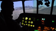 Vrtulníkový simulátor na kábulském letišti, který využívají čeští specialisté k... Vrtulníkový simulátor na kábulském letišti, který využívají čeští specialisté k...