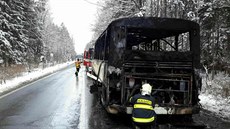 Čtyřicítka dětí naštěstí stačila z hořícího autobusu u Nasavrk včas vystoupit. Čtyřicítka dětí naštěstí stačila z hořícího autobusu u Nasavrk včas vystoupit.