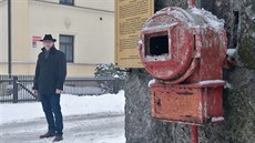 V ulicích Jablonce se z několika desítek hlásičů dochoval jeden jediný. Jeho... V ulicích Jablonce se z několika desítek hlásičů dochoval jeden jediný. Jeho...