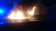 Požár automobilu na 27.km dálnice D1 za Prahou Požár automobilu na 27.km dálnice D1 za Prahou