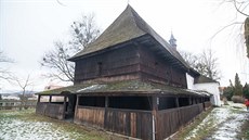 Polodřevěná jednolodní církevní stavba byla postavená asi v druhé polovině 16.... Polodřevěná jednolodní církevní stavba byla postavená asi v druhé polovině 16....