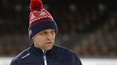 Trenér Josef Jandač na tréninku české hokejové reprezentace. Trenér Josef Jandač na tréninku české hokejové reprezentace.