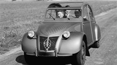 Ikonické autíko brázdí francouzské silnice u sedmdesát let