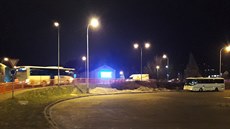 Světelná reklama oslňuje řidiče v centru Trutnova. Světelná reklama oslňuje řidiče v centru Trutnova.