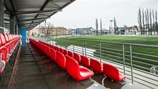 Hřiště Slavie v Hradci Králové po rozsáhlé opravě znovu slouží (10. 1. 2018). Hřiště Slavie v Hradci Králové po rozsáhlé opravě znovu slouží (10. 1. 2018).